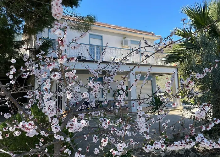 بيت للعطل Valateddi *